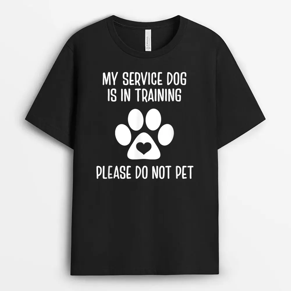my service dog is in training please do not pet animal lover